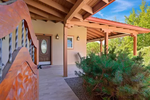 12 Featherbush Ct, Santa Fe, NM 87508