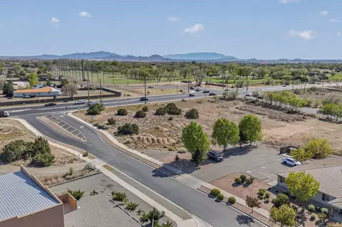 6753 Airport Rd, Santa Fe, NM 87507