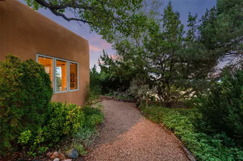 76 Encantado Loop, Santa Fe, NM 87508