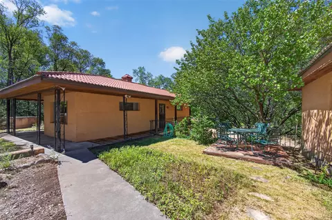139 Tesuque Vlg, Santa Fe, NM 87506