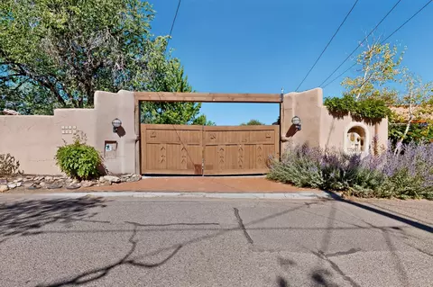 230 Irvine St #A, Santa Fe, NM 87501