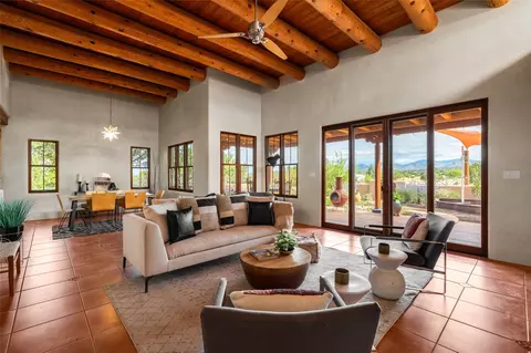 66 Condesa Rd, Santa Fe, NM 87508