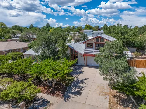 340 Aragon Ave, White Rock, NM 87547