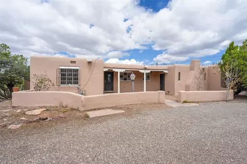 105 E Alicante Rd, Santa Fe, NM 87505
