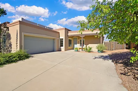 6821 Sunset Cir, Santa Fe, NM 87507