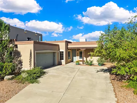 6821 Sunset Cir, Santa Fe, NM 87507