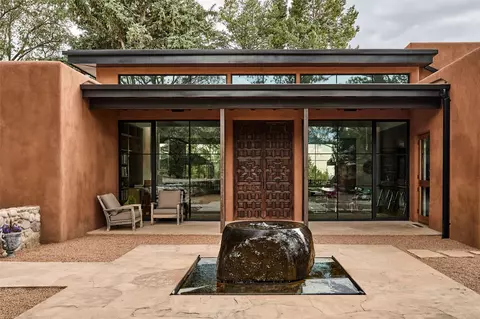 4010 Old Santa Fe Trl, Santa Fe, NM 87505