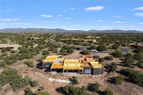19 Painted Horse, Santa Fe, NM 87506