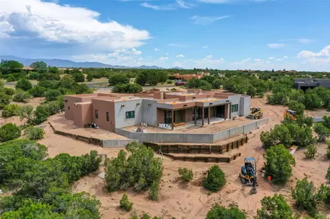 19 Painted Horse, Santa Fe, NM 87506