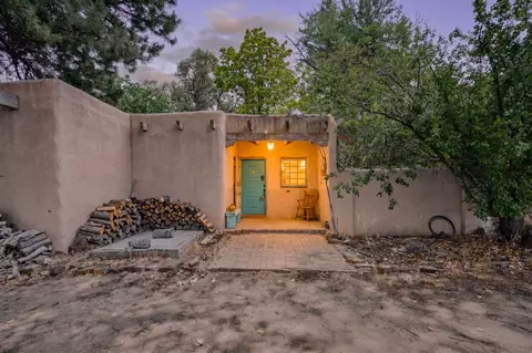 11 Calle Escuela Vieja Rd, Pena Blanca, NM 87041