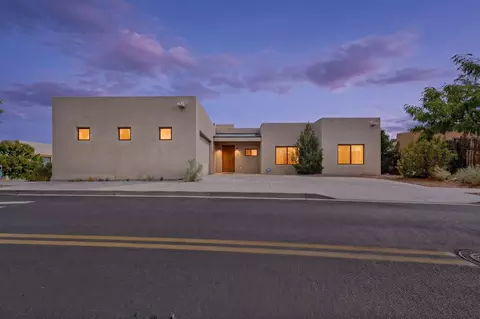 71 Avenida Frijoles, Santa Fe, NM 87507