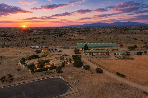 277 Spur Ranch Rd, Lamy, NM 87540