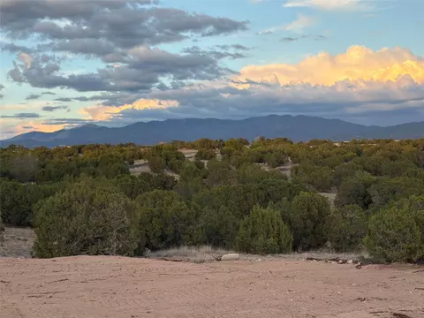 23 W Camino Del Cielo W, Santa Fe, NM 87506
