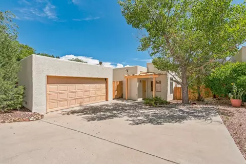 6380 Entrada De Milagro, Santa Fe, NM 87507