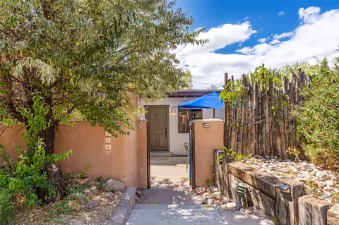 288 Calle Loma Norte, Santa Fe, NM 87501