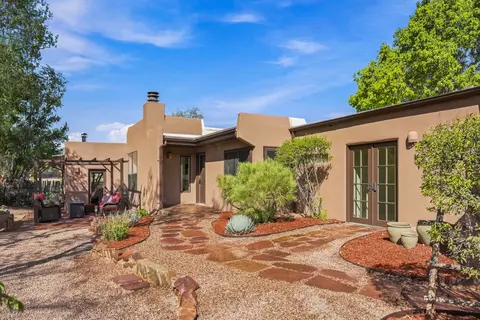 2235 Vuelta San Marcos, Santa Fe, NM 87505