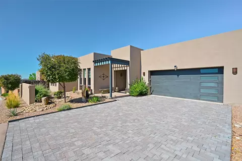 7 Camino Barranca, Santa Fe, NM 87507
