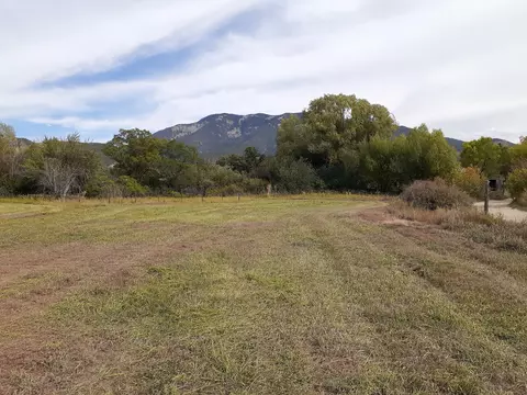 7 Martinez Rd, Arroyo Seco, NM 87514