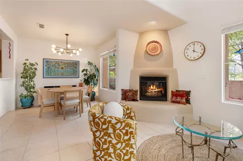 13 Saddleback Mesa, Santa Fe, NM 87508