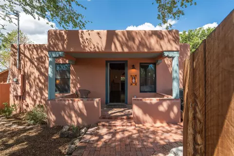 945 Mercer St, Santa Fe, NM 87505