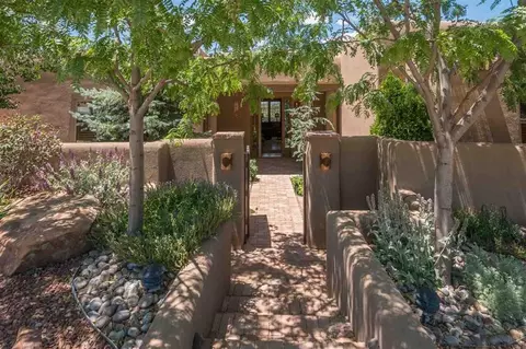 111 Avenida Frijoles, Santa Fe, NM 87507