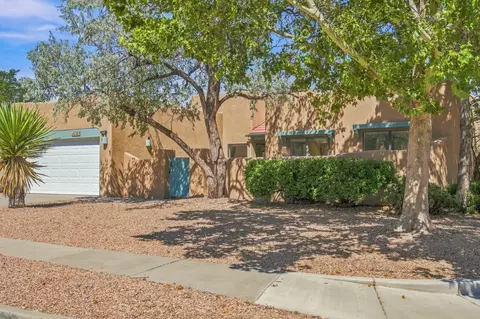 7401 Saratoga Ln, Santa Fe, NM 87507