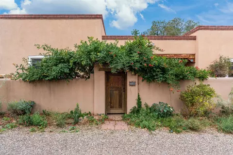 738 Gregory Ln, Santa Fe, NM 87505