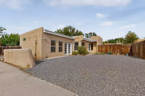 1017 Camino Anasazi, Santa Fe, NM 87505