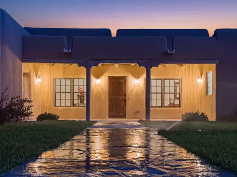 3 A Loma Manzanita, Santa Fe, NM 87506