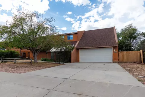 366 Garver Ln, White Rock, NM 87547