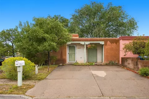 2067 Placita De Quedo, Santa Fe, NM 87505