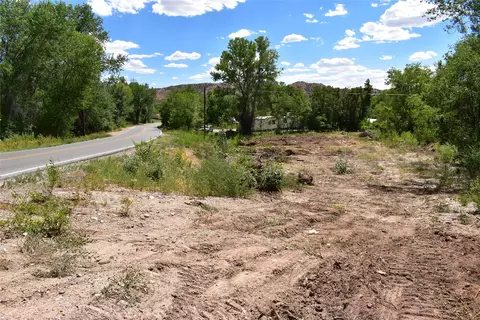 331 Juan Medina Rd, Chimayo, NM 87522
