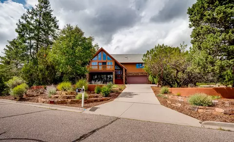 15 Chaco St, Los Alamos, NM 87544