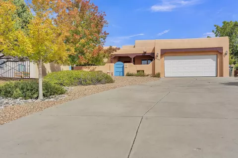 3009 Pueblo Grande, Santa Fe, NM 87507