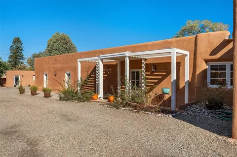 908 Galisteo St, Santa Fe, NM 87505