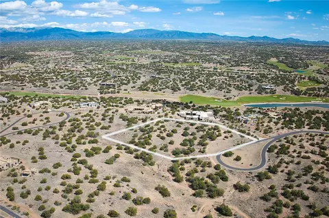 20 Hacienda Caballero, Santa Fe, NM 87506
