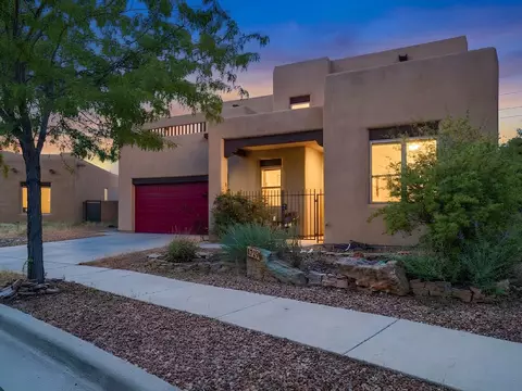 4729 Highlands Loop, Santa Fe, NM 87507