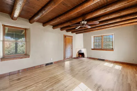 122 W Cordova Rd, Santa Fe, NM 87505