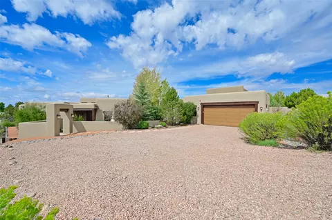 13 Via Diamante, Santa Fe, NM 87506