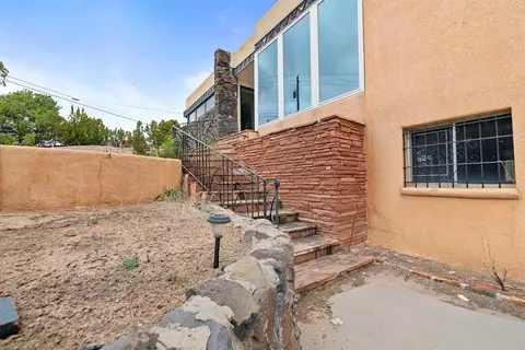 1023 Bishops Ldg, Santa Fe, NM 87501