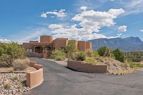 2 Lees Rd, Placitas, NM 87043