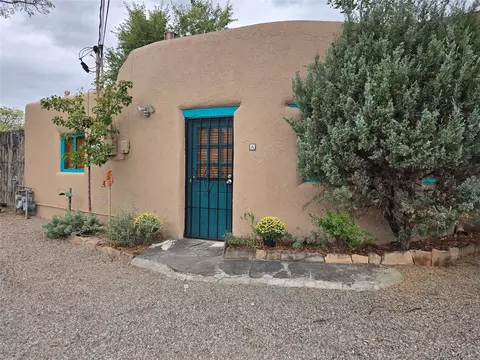665 12 W San Francisco #A, Santa Fe, NM 87501