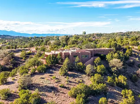 142 Barranca Rd, Santa Fe, NM 87501