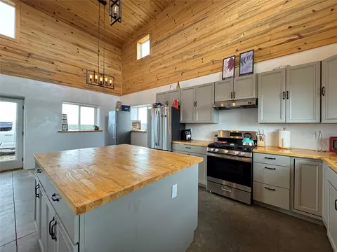 Kitchen - 14 Outlander Dr, Carson, NM 87517 photo 1 of 2