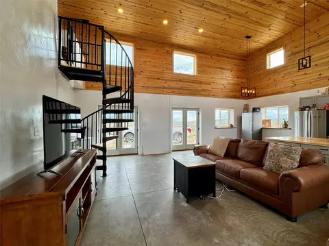 Living - 14 Outlander Dr, Carson, NM 87517 photo 2 of 2