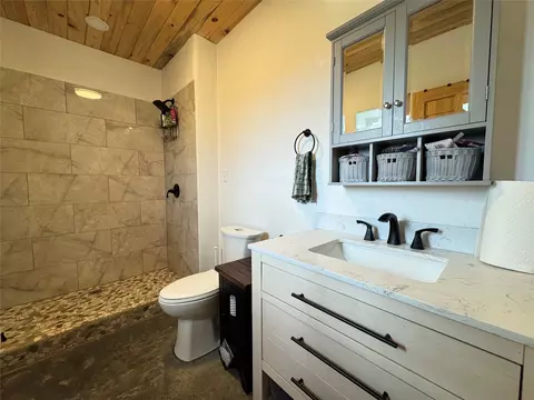 Bath - 14 Outlander Dr, Carson, NM 87517 photo 1 of 1
