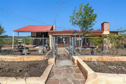 835 County Road 41, Velarde, NM 87582