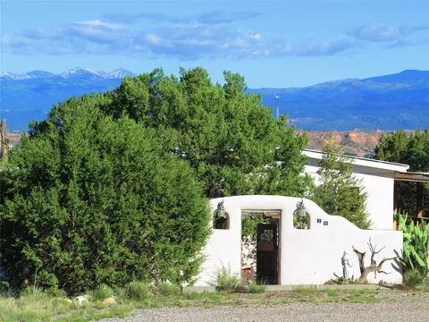 28 Private Drive 1515, Espanola, NM 87532