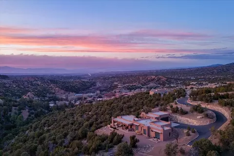 57 Lodge Trl, Santa Fe, NM 87506