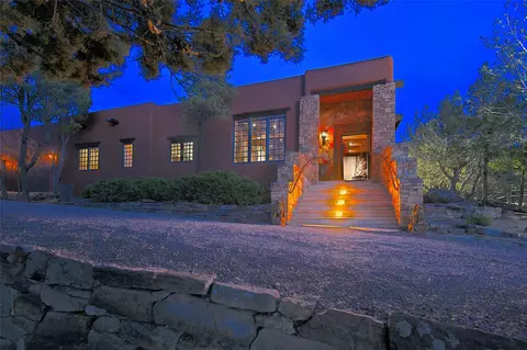 878 Paseo Del Sur, Santa Fe, NM 87501
